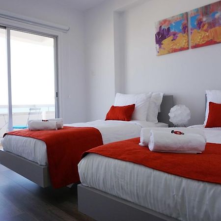 Lazuli Sea View Beachfront Ap 43 لارنكا المظهر الخارجي الصورة